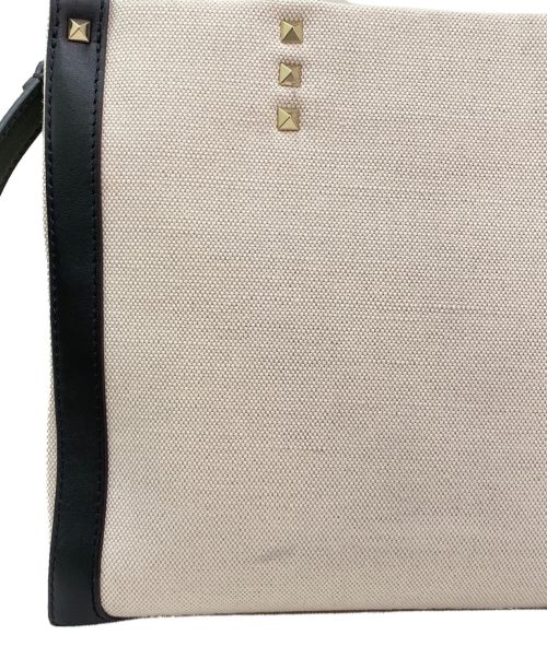 VALENTINO（ヴァレンティノ）VALENTINO (ヴァレンティノ) ガラヴァーニVLTN ロックスタッズ2WAYトートバッグ アイボリー×ブラック サイズ:-の古着・服飾アイテム