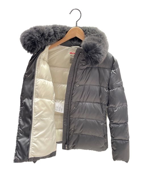 PRADA（プラダ）PRADA (プラダ) フォックスファー付ダウンジャケット グレー サイズ:40の古着・服飾アイテム