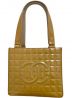 CHANEL（シャネル）の古着「パテントハンドバッグ」｜ブラウン