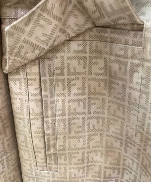FENDI（フェンディ）FENDI (フェンディ) リバーシブルハーフコート ベージュ サイズ:42の古着・服飾アイテム