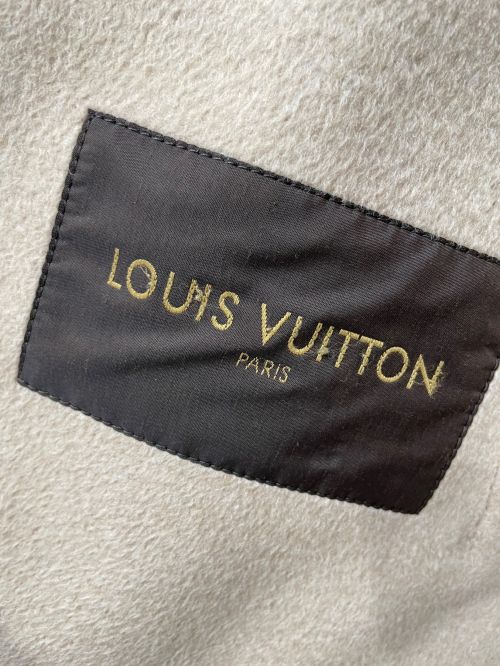 LOUIS VUITTON（ルイ ヴィトン）LOUIS VUITTON (ルイ ヴィトン) ファー付きチェスターコート ブラウン サイズ:44の古着・服飾アイテム