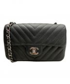 CHANELシャネル）の古着「Vステッチチェーンショルダーバッグ」