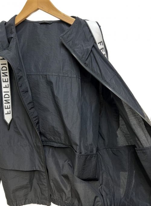 FENDI（フェンディ）FENDI (フェンディ) ロゴテープウインドブレーカージャケットブルゾン ブラック サイズ:44の古着・服飾アイテム