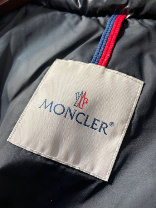 MONCLER（モンクレール）MONCLER (モンクレール) DANAE ブラック サイズ:1の古着・服飾アイテム