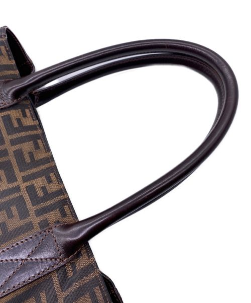 FENDI（フェンディ）FENDI (フェンディ) ズッカ柄トートバッグ ブラウン サイズ:-の古着・服飾アイテム