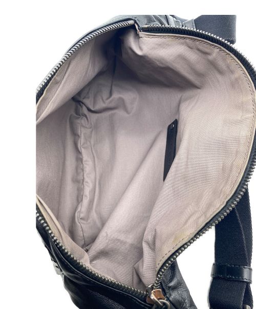 BOTTEGA VENETA（ボッテガベネタ）BOTTEGA VENETA (ボッテガベネタ) イントレチャートボディバッグ ブラック サイズ:-の古着・服飾アイテム