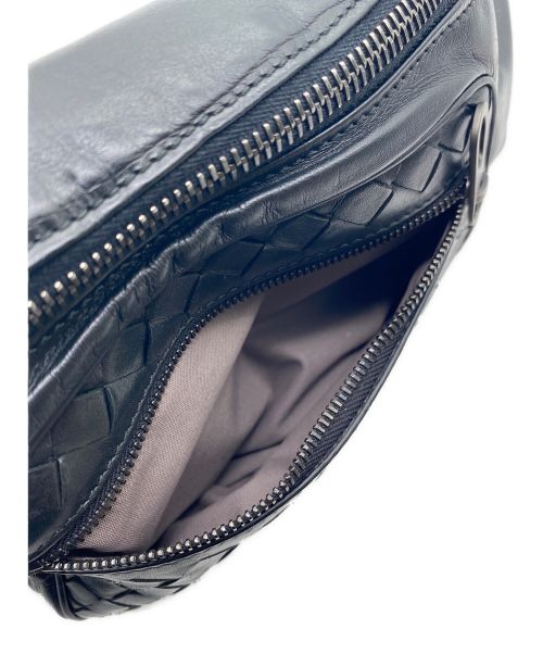 BOTTEGA VENETA（ボッテガベネタ）BOTTEGA VENETA (ボッテガベネタ) イントレチャートボディバッグ ブラック サイズ:-の古着・服飾アイテム