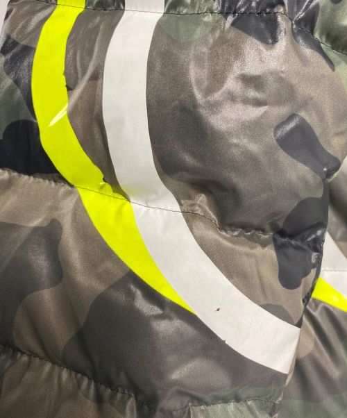 VALENTINO（ヴァレンティノ）VALENTINO (ヴァレンティノ) ダウンジャケット カモフラ サイズ:48の古着・服飾アイテム
