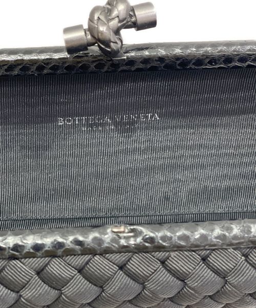 BOTTEGA VENETA（ボッテガベネタ）BOTTEGA VENETA (ボッテガベネタ) イントレチャートクラッチバッグ ブラック サイズ:-の古着・服飾アイテム