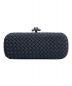 BOTTEGA VENETA（ボッテガベネタ）の古着「イントレチャートクラッチバッグ」｜ブラック