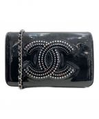 CHANELシャネル）の古着「パテントチェーンウォレット」｜ブラック