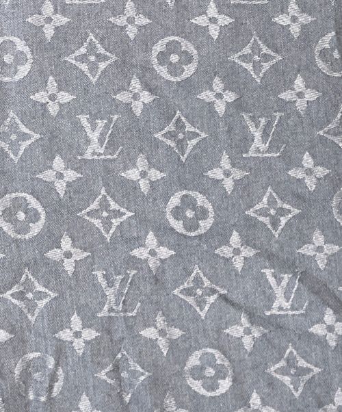 LOUIS VUITTON（ルイ ヴィトン）LOUIS VUITTON (ルイ ヴィトン) ショール・モノグラムシャイン グレー サイズ:-の古着・服飾アイテム