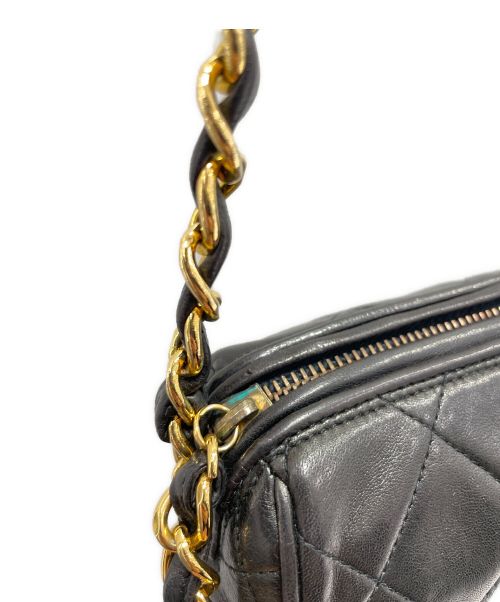CHANEL（シャネル）CHANEL (シャネル) フリンジチェーンショルダーバッグ ブラック サイズ:ｰの古着・服飾アイテム