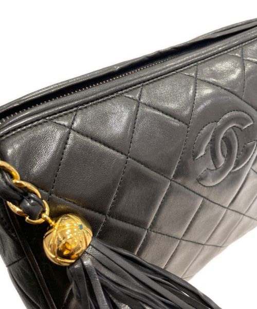 CHANEL（シャネル）CHANEL (シャネル) フリンジチェーンショルダーバッグ ブラック サイズ:ｰの古着・服飾アイテム
