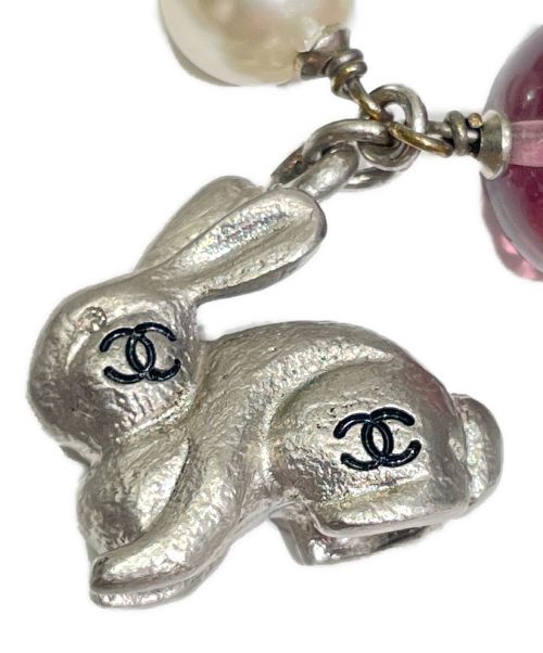 CHANEL（シャネル）CHANEL (シャネル) ラビットココマークチャームブレスレット ピンク×グリーンの古着・服飾アイテム