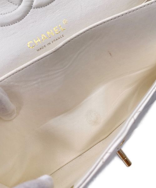 CHANEL（シャネル）CHANEL (シャネル) ダブルフラップマトラッセ ホワイト サイズ:25の古着・服飾アイテム