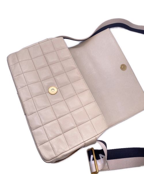 CHANEL（シャネル）CHANEL (シャネル) チョコバー ショルダーバッグ ホワイト サイズ:-の古着・服飾アイテム