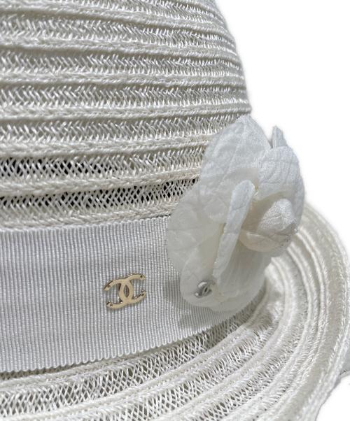 CHANEL（シャネル）CHANEL (シャネル) カメリアストローハット ホワイト サイズ:Mの古着・服飾アイテム