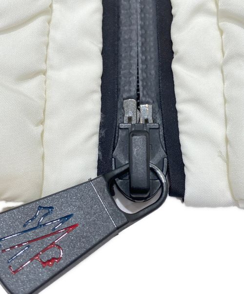 MONCLER（モンクレール）MONCLER (モンクレール) ダウンジャケット アイボリー サイズ:XSの古着・服飾アイテム