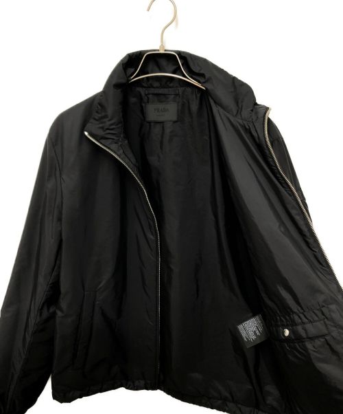 PRADA（プラダ）PRADA (プラダ) ロゴプレートブルゾン ブラック サイズ:52の古着・服飾アイテム