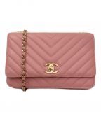 CHANELシャネル）の古着「Vステッチチェーンウォレット」｜ピンク