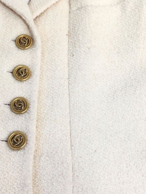 CHANEL（シャネル）CHANEL (シャネル) ココマークボタンウールジャケット アイボリー サイズ:40の古着・服飾アイテム