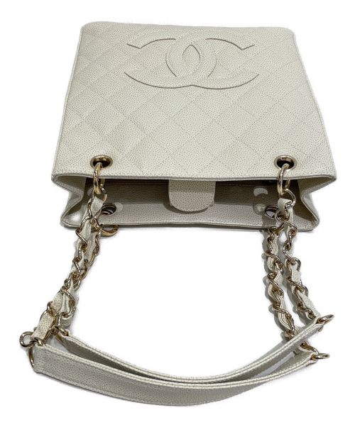 CHANEL（シャネル）CHANEL (シャネル) マトラッセチェーントートバッグ ホワイトの古着・服飾アイテム