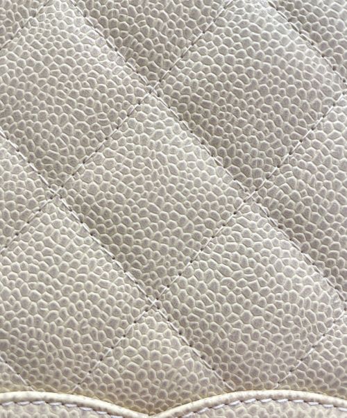 CHANEL（シャネル）CHANEL (シャネル) マトラッセチェーントートバッグ ホワイトの古着・服飾アイテム