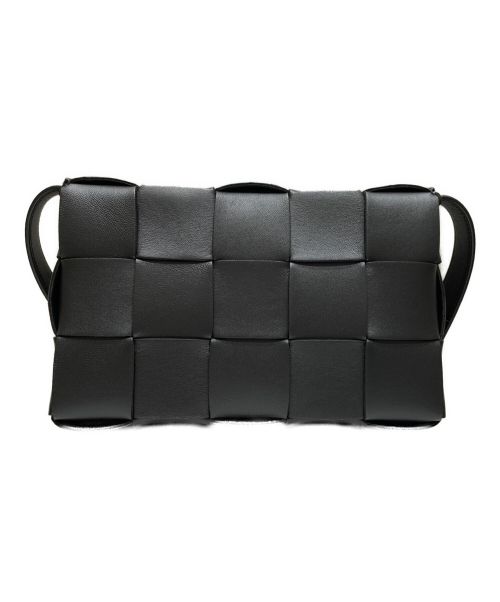 BOTTEGA VENETA（ボッテガベネタ）BOTTEGA VENETA (ボッテガベネタ) カセットショルダーバッグ ブラック サイズ:-の古着・服飾アイテム