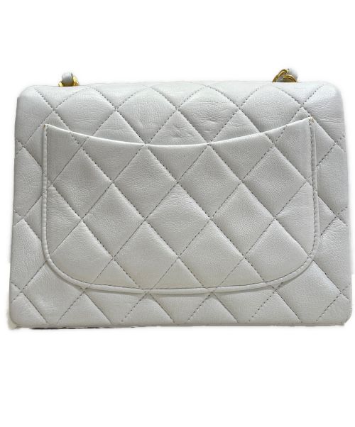 CHANEL（シャネル）CHANEL (シャネル) ミニマトラッセチェーンショルダーバッグ ホワイト サイズ:ミニの古着・服飾アイテム