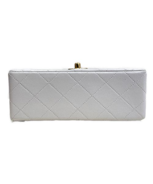 CHANEL（シャネル）CHANEL (シャネル) ミニマトラッセチェーンショルダーバッグ ホワイト サイズ:ミニの古着・服飾アイテム