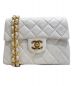 CHANEL（シャネル）の古着「ミニマトラッセチェーンショルダーバッグ」｜ホワイト