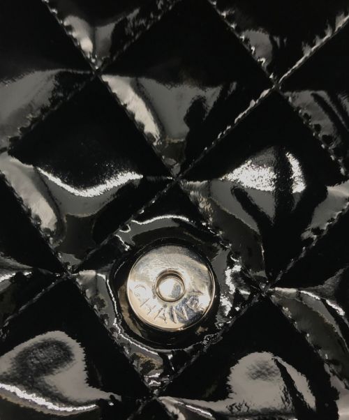 CHANEL（シャネル）CHANEL (シャネル) パテントミニマトラッセショルダーバッグ ブラックの古着・服飾アイテム