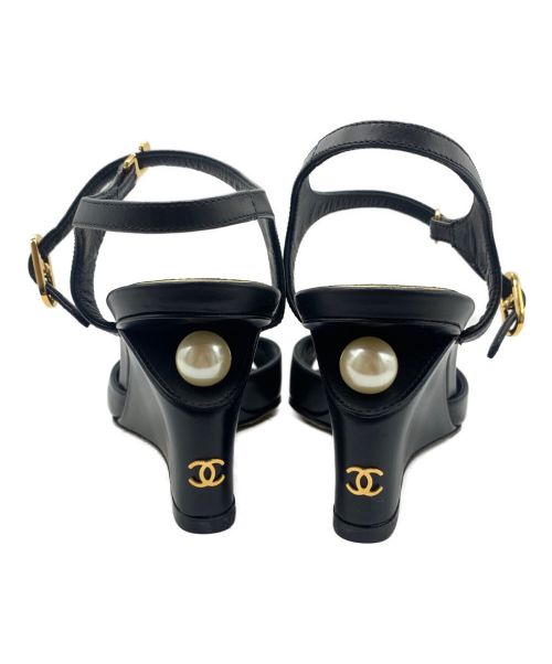 CHANEL（シャネル）CHANEL (シャネル) パールヒールオープントゥーパンプス ブラック サイズ:34 1/2の古着・服飾アイテム