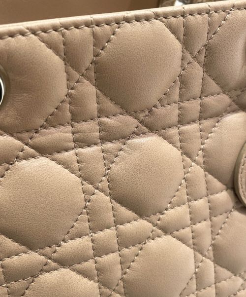 Christian Dior（クリスチャン ディオール）Christian Dior (クリスチャン ディオール) レディディオール ベージュ サイズ:ミディアムの古着・服飾アイテム