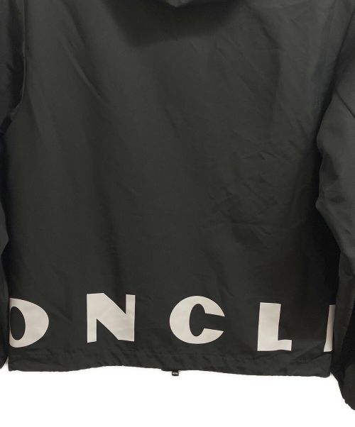 MONCLER（モンクレール）MONCLER (モンクレール) ロゴナイロンパーカー ブラックの古着・服飾アイテム
