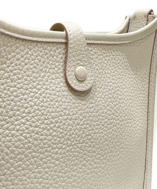 HERMES（エルメス）HERMES (エルメス) エブリンTPM ベトン×ブラン 未使用品の古着・服飾アイテム