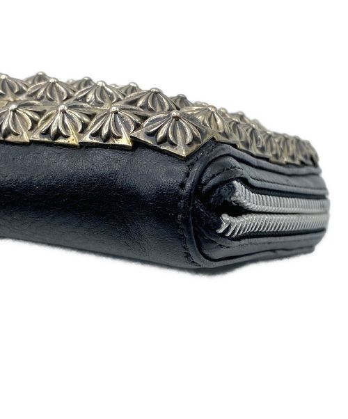 CHROME HEARTS（クロムハーツ）CHROME HEARTS (クロムハーツ) ピラミッドスタッズ ウォレット ブラック×シルバー サイズ:-の古着・服飾アイテム