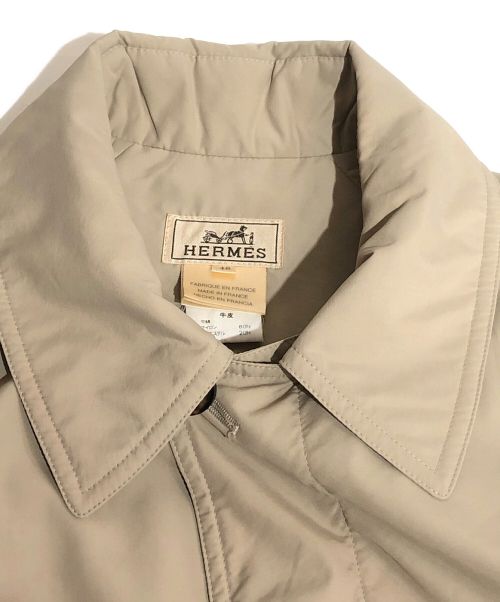 HERMES（エルメス）HERMES (エルメス) 中綿入ステンカラーコート ベージュ サイズ:48の古着・服飾アイテム