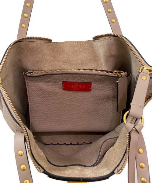 VALENTINO（ヴァレンティノ）VALENTINO (ヴァレンティノ) ロックスタッズハンドバッグ ピンク サイズ:‐の古着・服飾アイテム