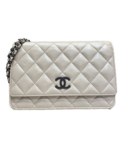 CHANEL（シャネル）CHANEL (シャネル) マトラッセチェーンウォレット アイボリーの古着・服飾アイテム