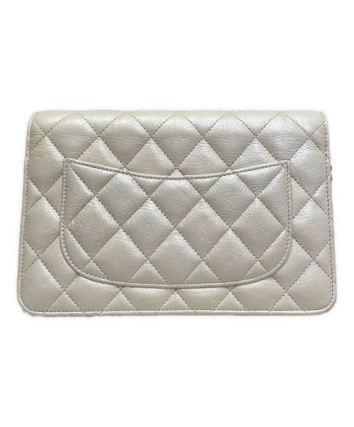 CHANEL（シャネル）CHANEL (シャネル) マトラッセチェーンウォレット アイボリーの古着・服飾アイテム