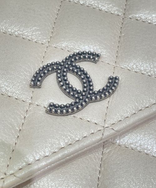 CHANEL（シャネル）CHANEL (シャネル) マトラッセチェーンウォレット アイボリーの古着・服飾アイテム