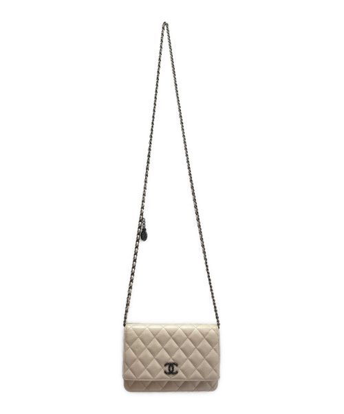 CHANEL（シャネル）CHANEL (シャネル) マトラッセチェーンウォレット アイボリーの古着・服飾アイテム