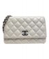 CHANEL（シャネル）の古着「マトラッセチェーンウォレット」｜アイボリー