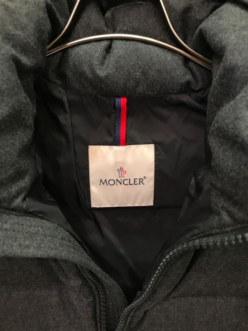 MONCLER（モンクレール）MONCLER (モンクレール) MONTGENEVRE GIUBBOTTO グレー サイズ:SIZE 3の古着・服飾アイテム