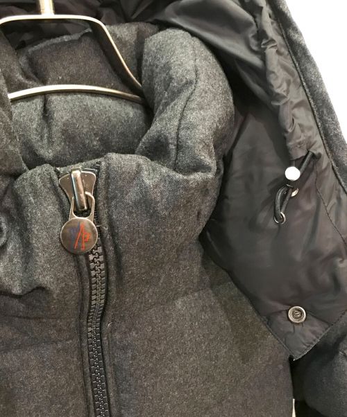MONCLER（モンクレール）MONCLER (モンクレール) MONTGENEVRE GIUBBOTTO グレー サイズ:SIZE 3の古着・服飾アイテム
