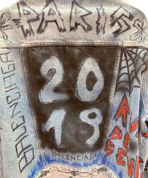 BALENCIAGA（バレンシアガ）BALENCIAGA (バレンシアガ) グラフティペイントデニムジャケット スカイブルー サイズ:44の古着・服飾アイテム