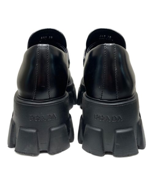 PRADA（プラダ）PRADA (プラダ) モノリス ブラッシュドレザー ローファー ブラック サイズ:38の古着・服飾アイテム
