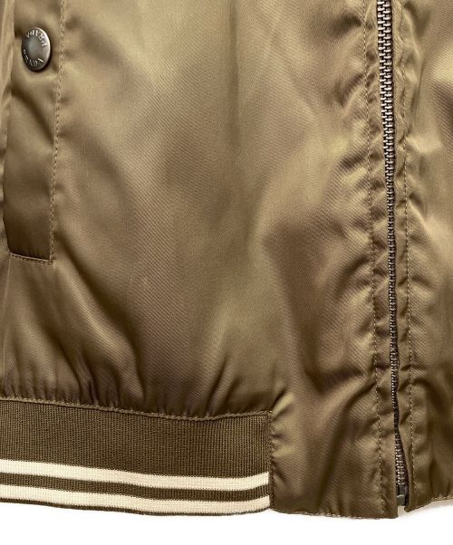 PRADA（プラダ）PRADA (プラダ) トライアングルプレートナイロンブルゾン オリーブ サイズ:50の古着・服飾アイテム